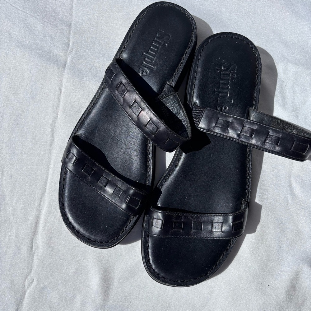 SIMPLE BLACK WOVEN LEATHER SANDALS 9.5 USA